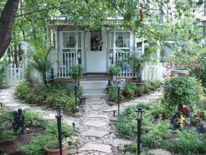 Yard Landscaping Pictures & Ideas: country yard
